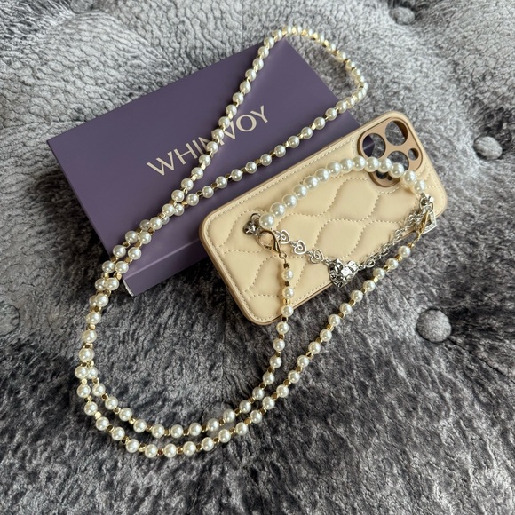 WHIMVOY Pearl Chained 16 Pro Max iPhone case w/detachable cross-body strap NIB - Picture 7 of 8
